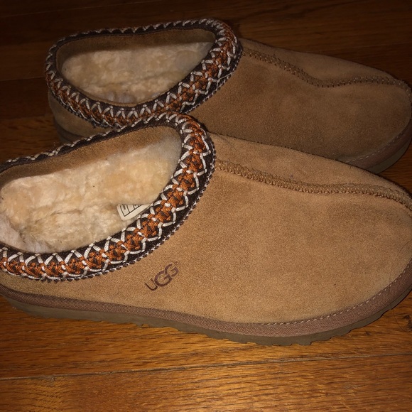 UGG Slippers - Picture 3 of 3